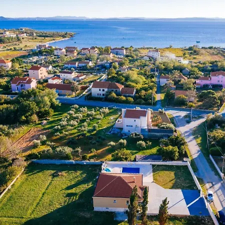 Charming Holiday In Privlaka With Private Pool Сasa de vacaciones *