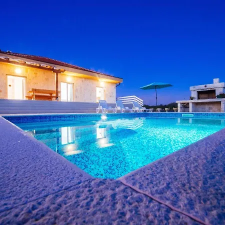 Charming Holiday In Privlaka With Private Pool * Privlaka (Zadar)